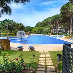 Ciutat De Palol Apartahotel